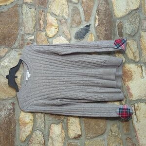 Vineyard Vines gray cable knit sweater